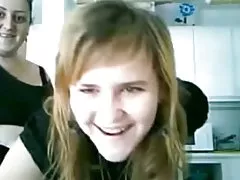 女孩与微妙的龙纹身