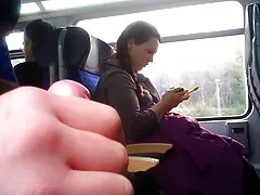 Povd家伙喜欢泡沫与炎热的年轻女孩在淋浴