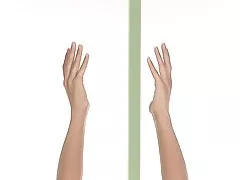 性感的金发碧眼的妞了她绑起来朋友