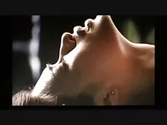 两个性感尤物下来和热四人给男人口交