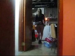 亚洲宝贝给一个热室外的的口交