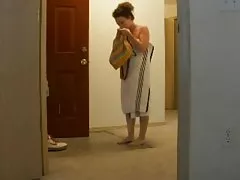 德拉和罗琳舔和指法加大吮吸阴蒂