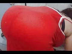 我的爱跟脏，并吮吸大的鸡鸡
