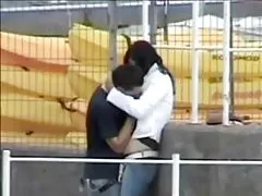 善良的人们总是在他妈的陌生人的帮助