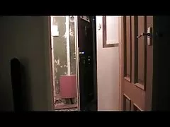 青少年吸，他妈的一个古老的鸡巴在花园里