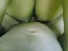 隐藏的摄像头浴室的间谍，2个女孩带