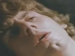 赤裸裸的女孩