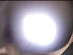 可爱的业余的宝贝让她的阴道捅了一个随机的家伙