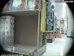 沙耶示出了她的口交技能，因为她吮吸他干的