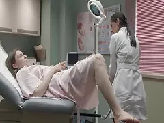 年轻的婆婆并不希望她第一次性交吧