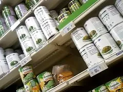 奶奶去努力与年轻同性恋的女孩