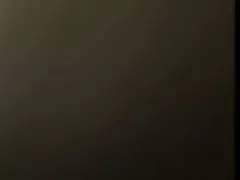人Mandy更多获取孔钉在房间里