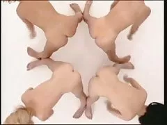 她的乳房挤奶