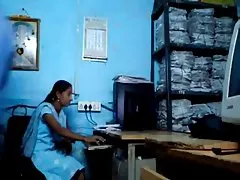 黑色和白色双facesitting! 亲亲我的屁股你蠕虫！