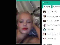 丰满的日本女朋友接到一个热脸