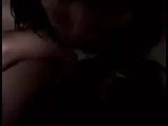巨大的乌干亚洲青少年的小奶子