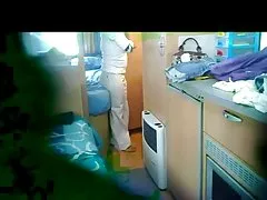 劳拉变得搞砸黑的鸡鸡前面的丈夫
