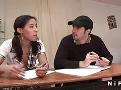 毛茸茸的日本形式的手指