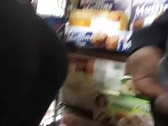 瘦瘦的金发少女的宝贝吸乱搞暨在嘴里