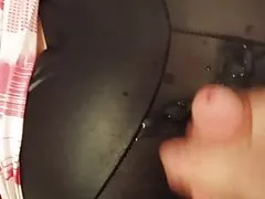 亚戴绿帽子荡妇
