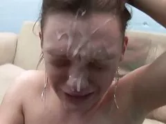 老毛茸茸的摩洛伊斯兰解放阵线获得肛门他妈的青少年男子和脸部