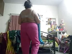 骄傲的红头发的家庭主妇一分钱人采取的鸡巴在pov