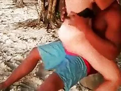 长头发的妓女得到她的腿舔之前他妈的话
