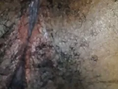 瘦瘦的母亲红色的假阳具