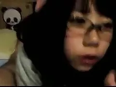 清洁、臭袜子，并吮吸脚趾